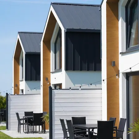 ロッジ Letniskowe Jastrzebia Park